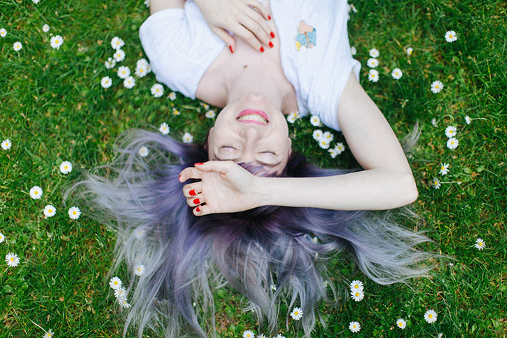 Cheveux violets pastels ou lilas mode d'emploi