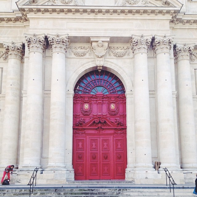 928509_695132303859082_110504561_n