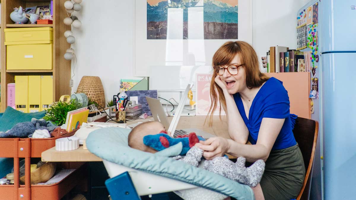 À quel âge commencer à mettre bébé dans une chaise haute ? : Femme Actuelle  Le MAG